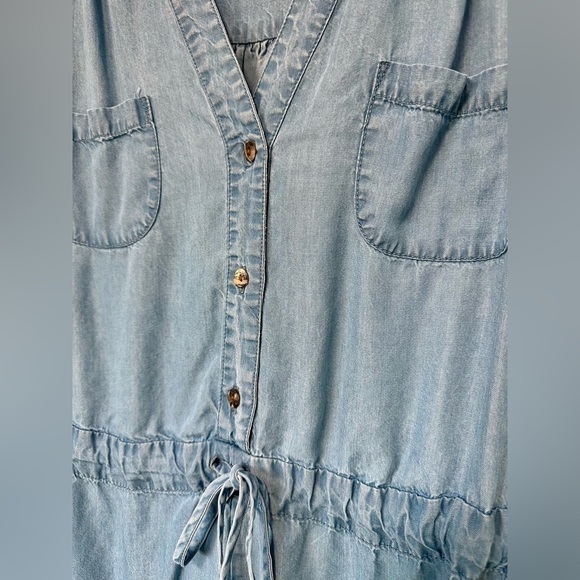 LIGHTWEIGHT DENIM STYLE LIGHT BLUE  ROMPER WITH ADJUSTABLE DRAWSTRING SIZE XS - Picture 7 of 11